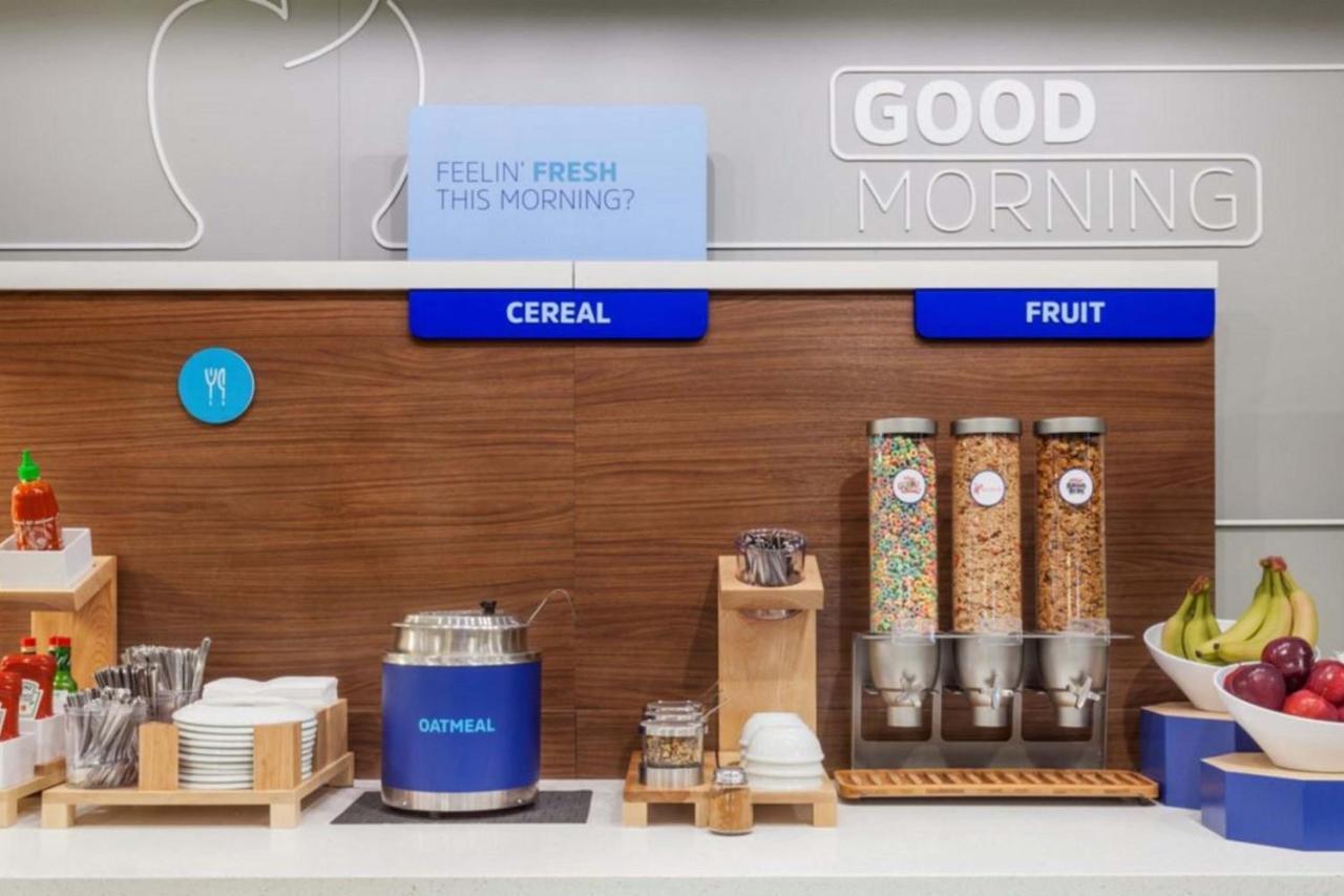 Holiday Inn Express East Peoria - Riverfront By Ihg Ngoại thất bức ảnh